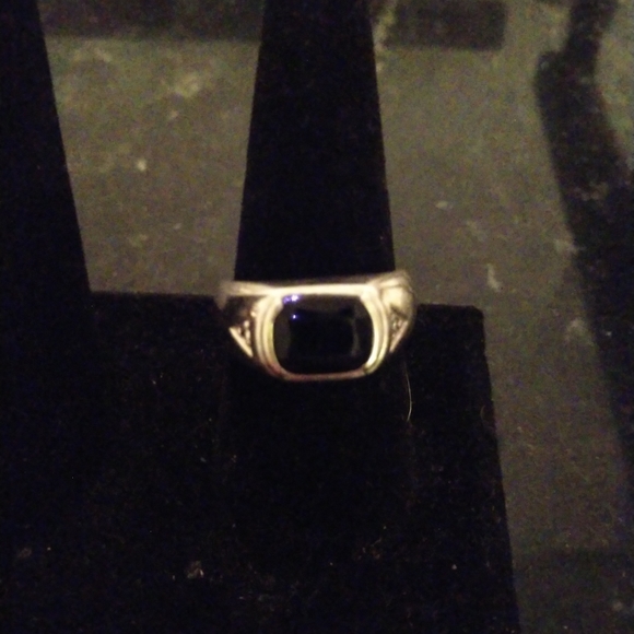 Men's 10kt white gold, black onyx, diamond ring - Picture 4 of 4